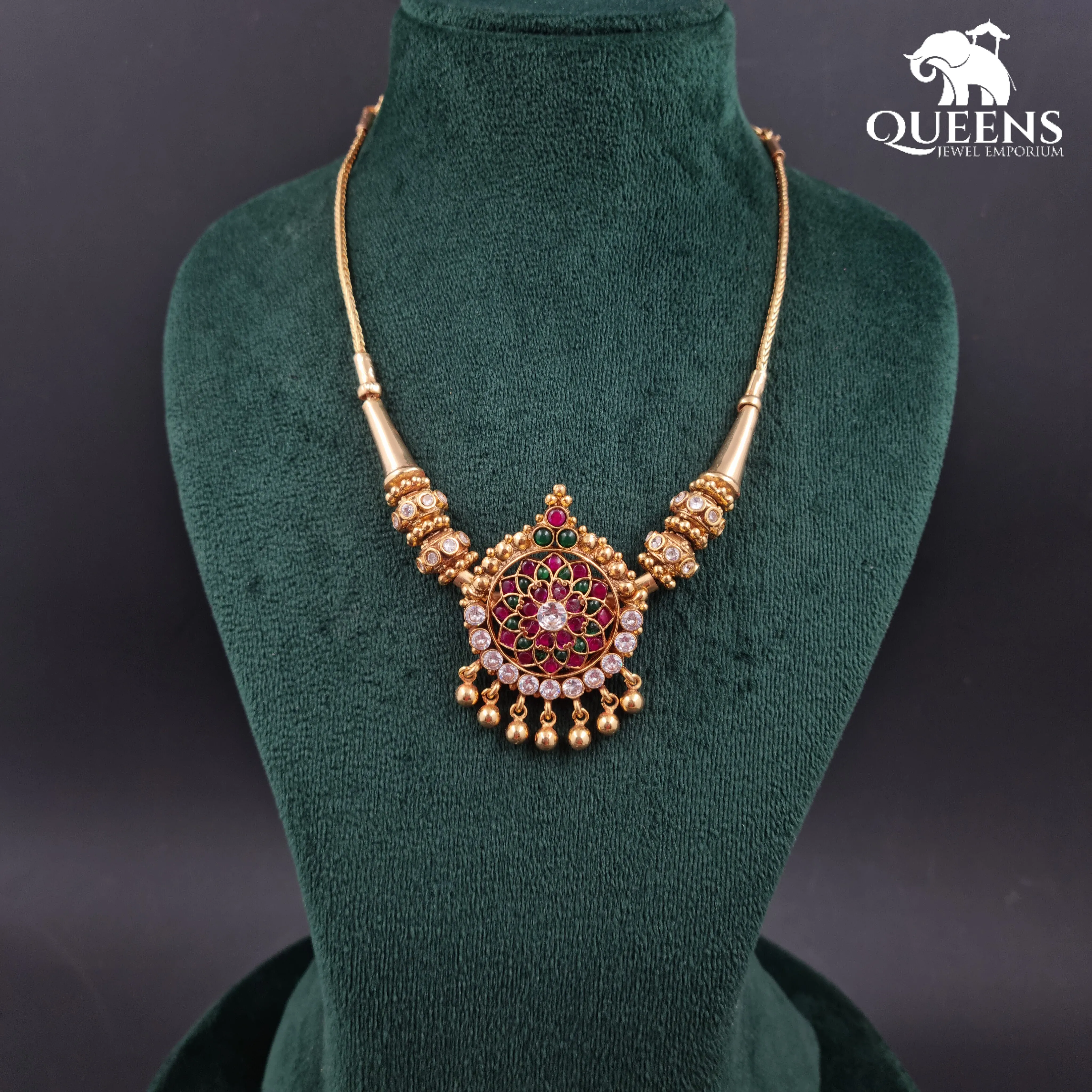 AADHINI KEMP NECKLACE