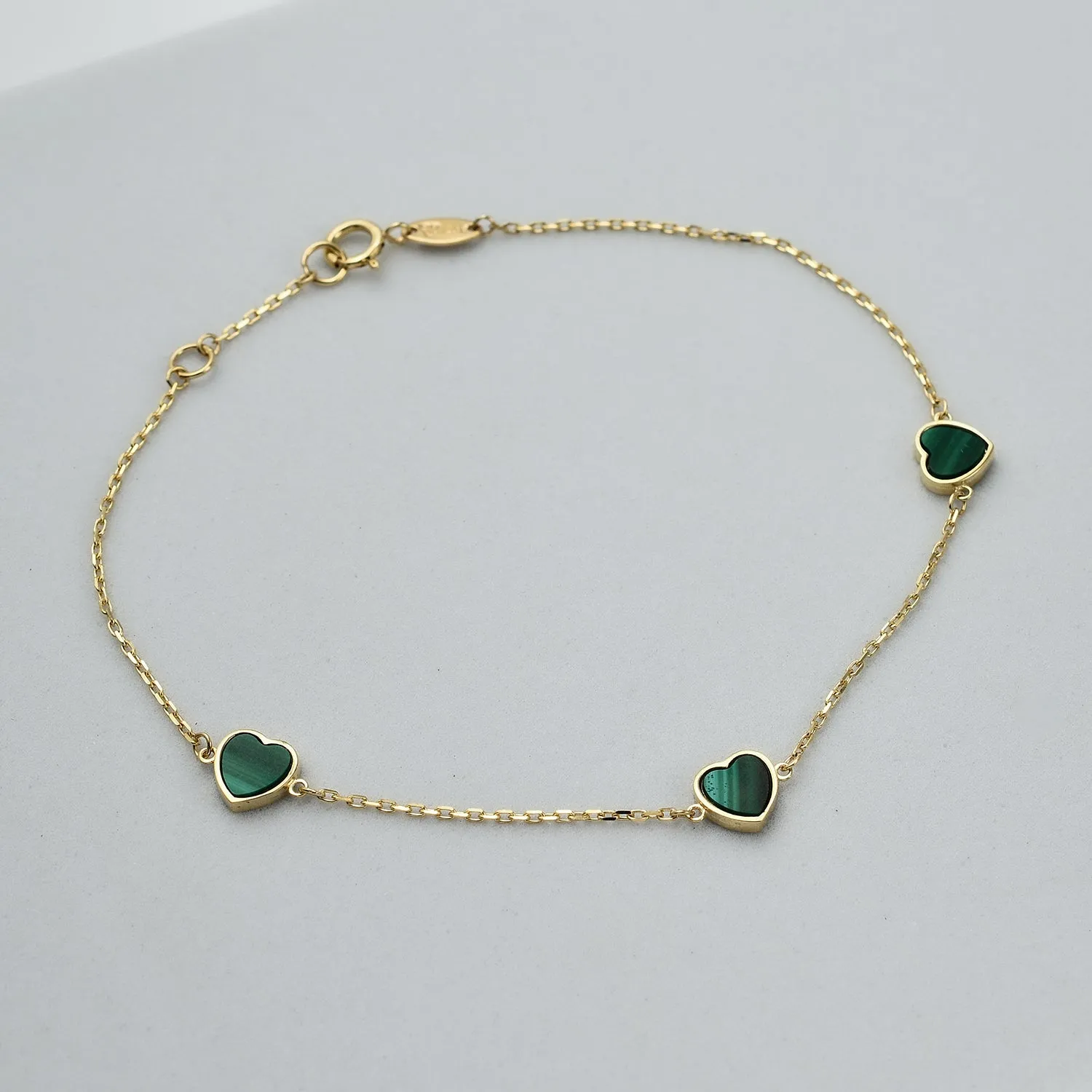 Amore Station Bracelet in 9K Gold