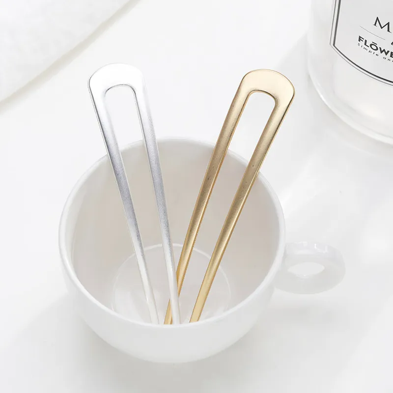 U-shaped metal hairpin